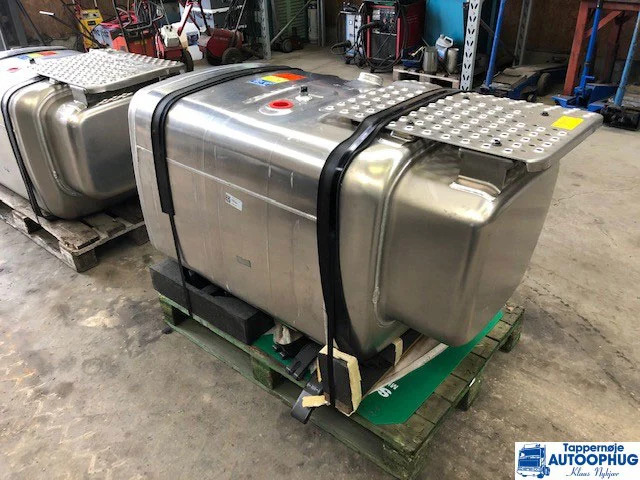 Scania Tank 540 P/N: 2132703 - Depósito de combustible para Camión: foto 4 Scania Tank 540 P/N: 2132703 - Depósito de combustible para Camión: foto 4