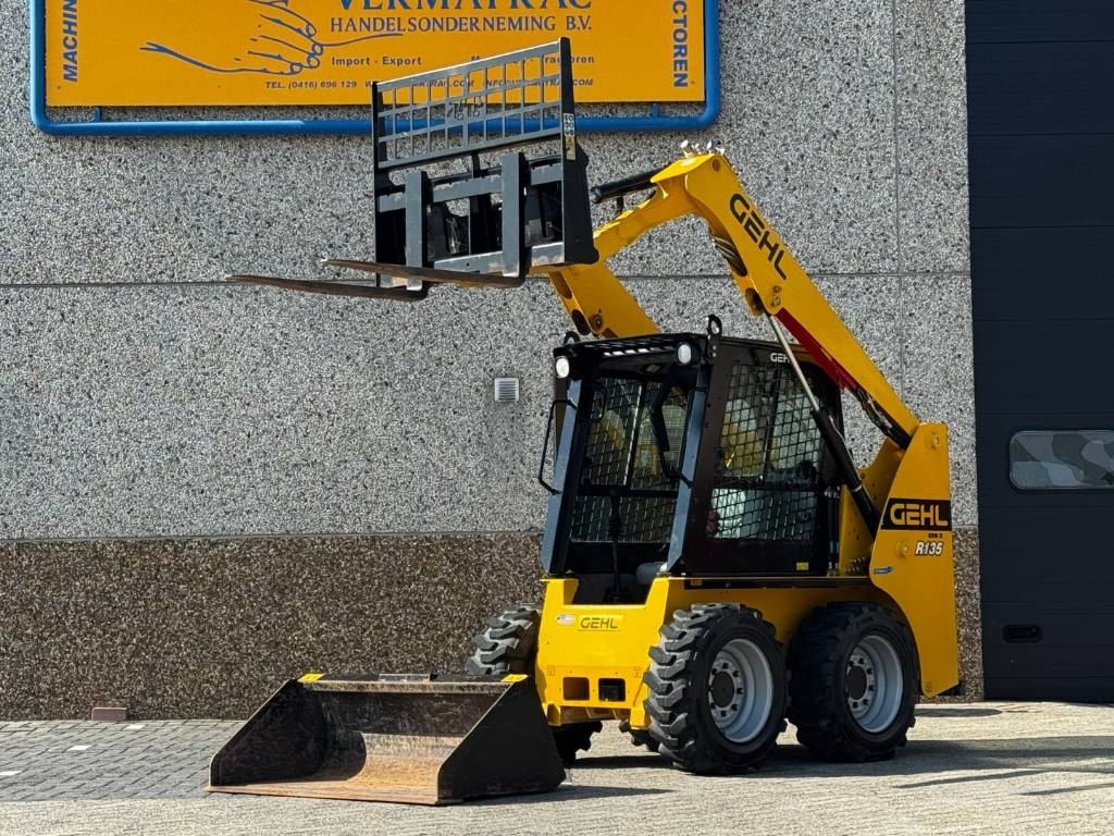 Gehl R135 / Mantitou 1350R, 2022, 115 hours! - Miniexcavadora: foto 1 Gehl R135 / Mantitou 1350R, 2022, 115 hours! - Miniexcavadora: foto 1