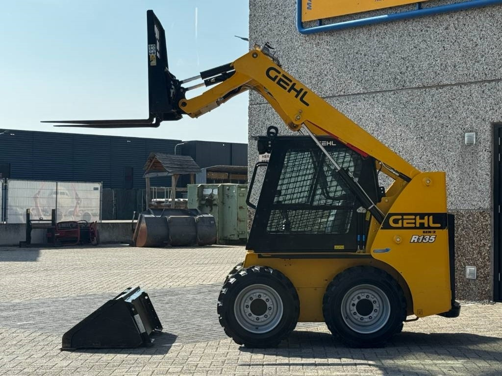 Gehl R135 / Mantitou 1350R, 2022, 115 hours! - Miniexcavadora: foto 2 Gehl R135 / Mantitou 1350R, 2022, 115 hours! - Miniexcavadora: foto 2