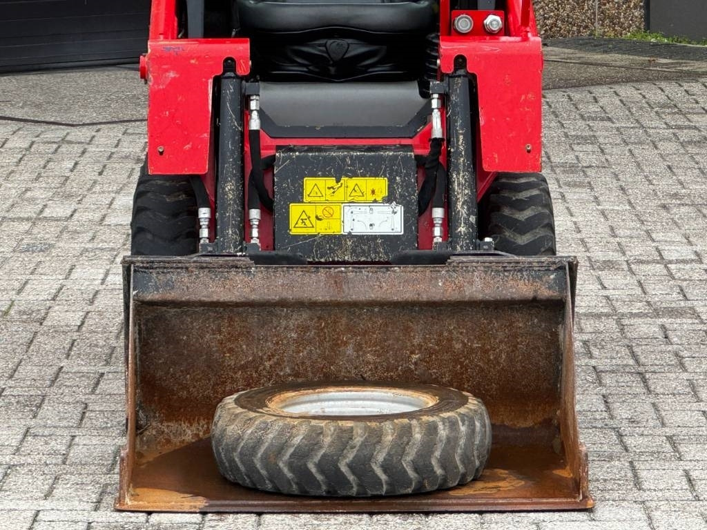Manitou 850R, 2021, 365 hours! - Miniexcavadora: foto 5 Manitou 850R, 2021, 365 hours! - Miniexcavadora: foto 5