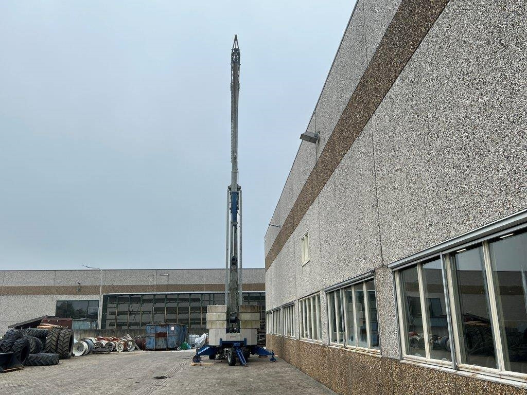 Leasing de Soima Construction crane SOIMA SGH 19x28 - 28 mete  Soima Construction crane SOIMA SGH 19x28 - 28 mete: foto 9