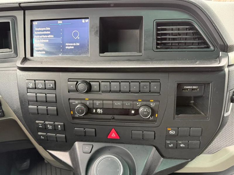 Camión portacontenedore/ Intercambiable MAN TGX 26.470 Haakarm VDL 21.T XLX Bed Fridge Smart Select Only 133.000KM!: foto 10 Camión portacontenedore/ Intercambiable MAN TGX 26.470 Haakarm VDL 21.T XLX Bed Fridge Smart Select Only 133.000KM!: foto 10