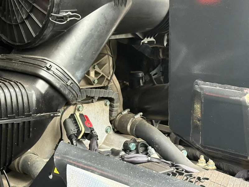 Camión portacontenedore/ Intercambiable MAN TGX 26.470 Haakarm VDL 21.T XLX Bed Fridge Smart Select Only 133.000KM!: foto 18 Camión portacontenedore/ Intercambiable MAN TGX 26.470 Haakarm VDL 21.T XLX Bed Fridge Smart Select Only 133.000KM!: foto 18