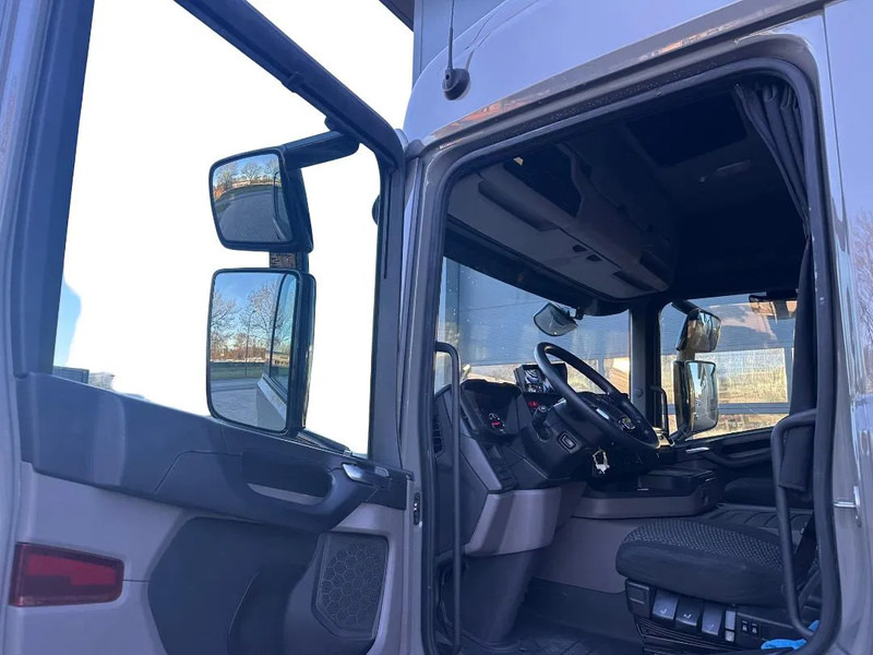 Camión para caballos Scania P250 Horse Truck: foto 12 Camión para caballos Scania P250 Horse Truck: foto 12