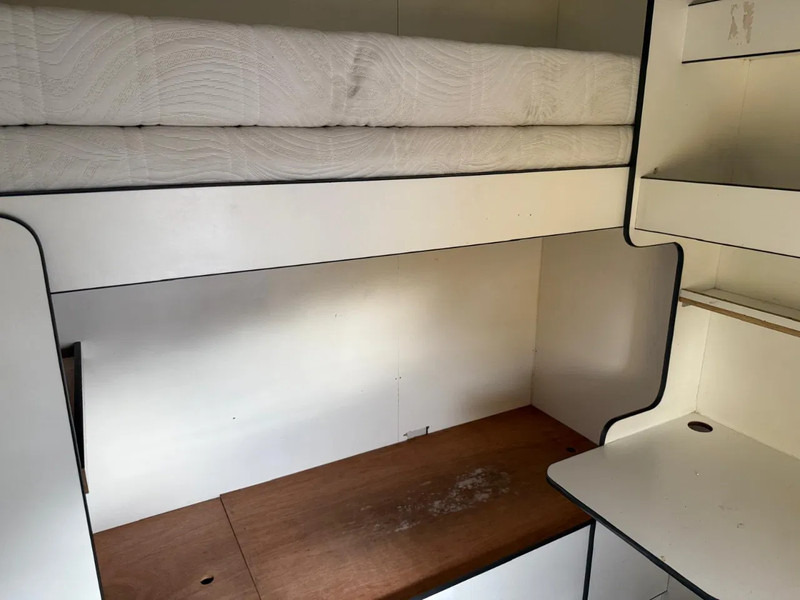 Volvo FL 12.240 STAND Airco 2x bed Douche Heater - Camión caja cerrada: foto 5 Volvo FL 12.240 STAND Airco 2x bed Douche Heater - Camión caja cerrada: foto 5