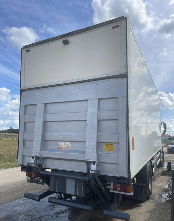 MERCEDES-BENZ AXOR PRZEBIEG TYLKO 322000 KM!!!! - Camión isotérmico: foto 3 MERCEDES-BENZ AXOR PRZEBIEG TYLKO 322000 KM!!!! - Camión isotérmico: foto 3
