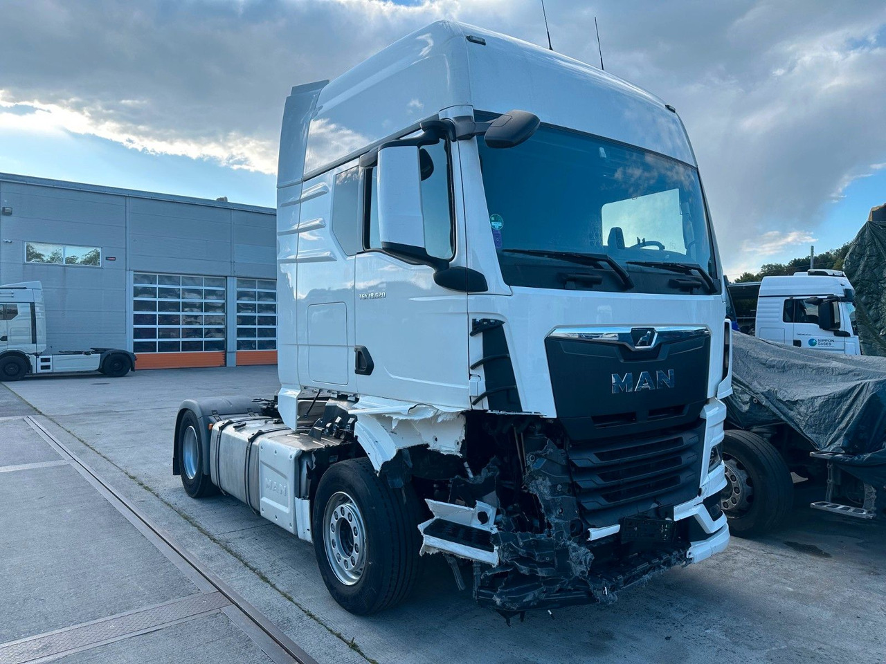 MAN TGX 1.520 4X2 BLS Intarder Klima - Cabeza tractora: foto 2 MAN TGX 1.520 4X2 BLS Intarder Klima - Cabeza tractora: foto 2