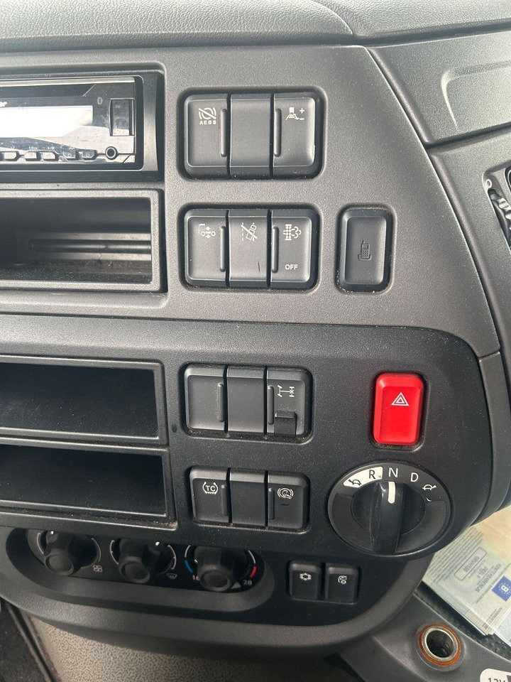 Leasing de  DAF XF 106.440 XF106-440 Space Cab, Full spoilers DAF XF 106.440 XF106-440 Space Cab, Full spoilers: foto 6