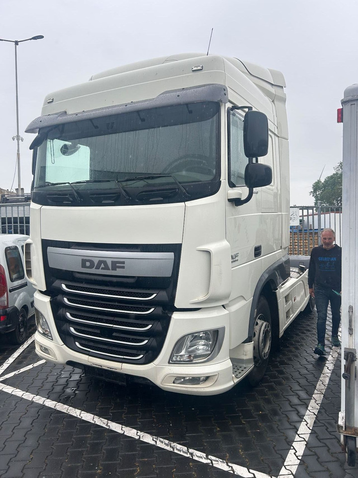 DAF XF 106.440 XF106-440 Space Cab, Full spoilers - Cabeza tractora: foto 1 DAF XF 106.440 XF106-440 Space Cab, Full spoilers - Cabeza tractora: foto 1
