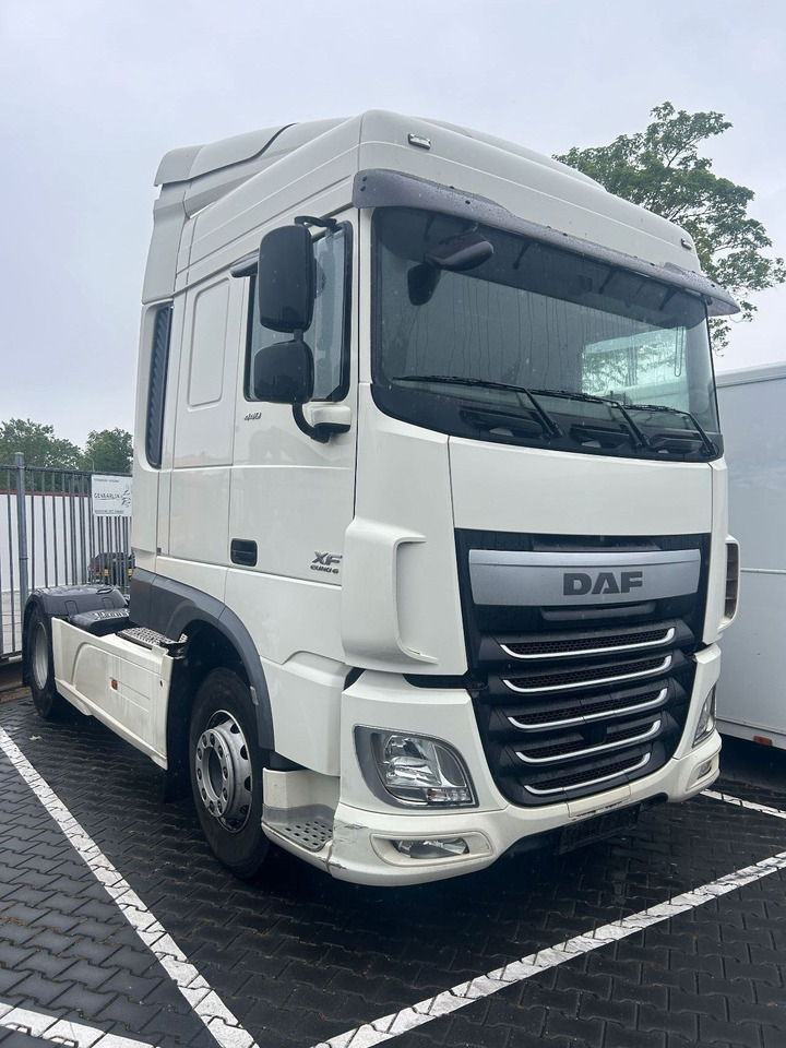 DAF XF 106.440 XF106-440 Space Cab, Full spoilers - Cabeza tractora: foto 2 DAF XF 106.440 XF106-440 Space Cab, Full spoilers - Cabeza tractora: foto 2