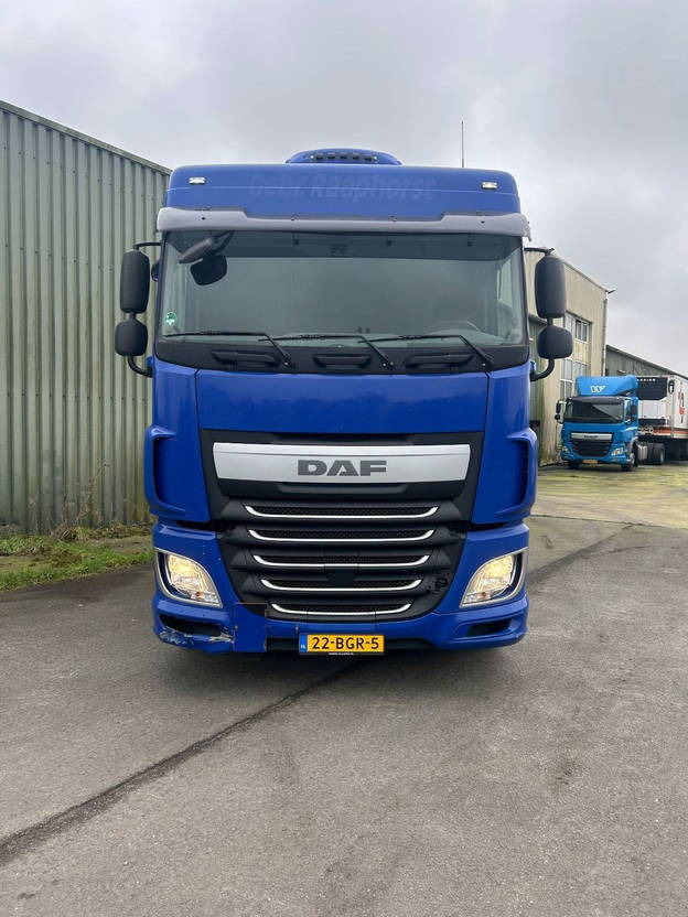 DAF XF 440 XF440 Space Cab ADR Compressor - Cabeza tractora: foto 2 DAF XF 440 XF440 Space Cab ADR Compressor - Cabeza tractora: foto 2