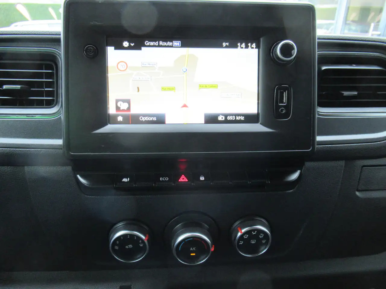 Furgón Nissan Interstar L2H2 clim navi 16500€+tva/btw: foto 7 Furgón Nissan Interstar L2H2 clim navi 16500€+tva/btw: foto 7