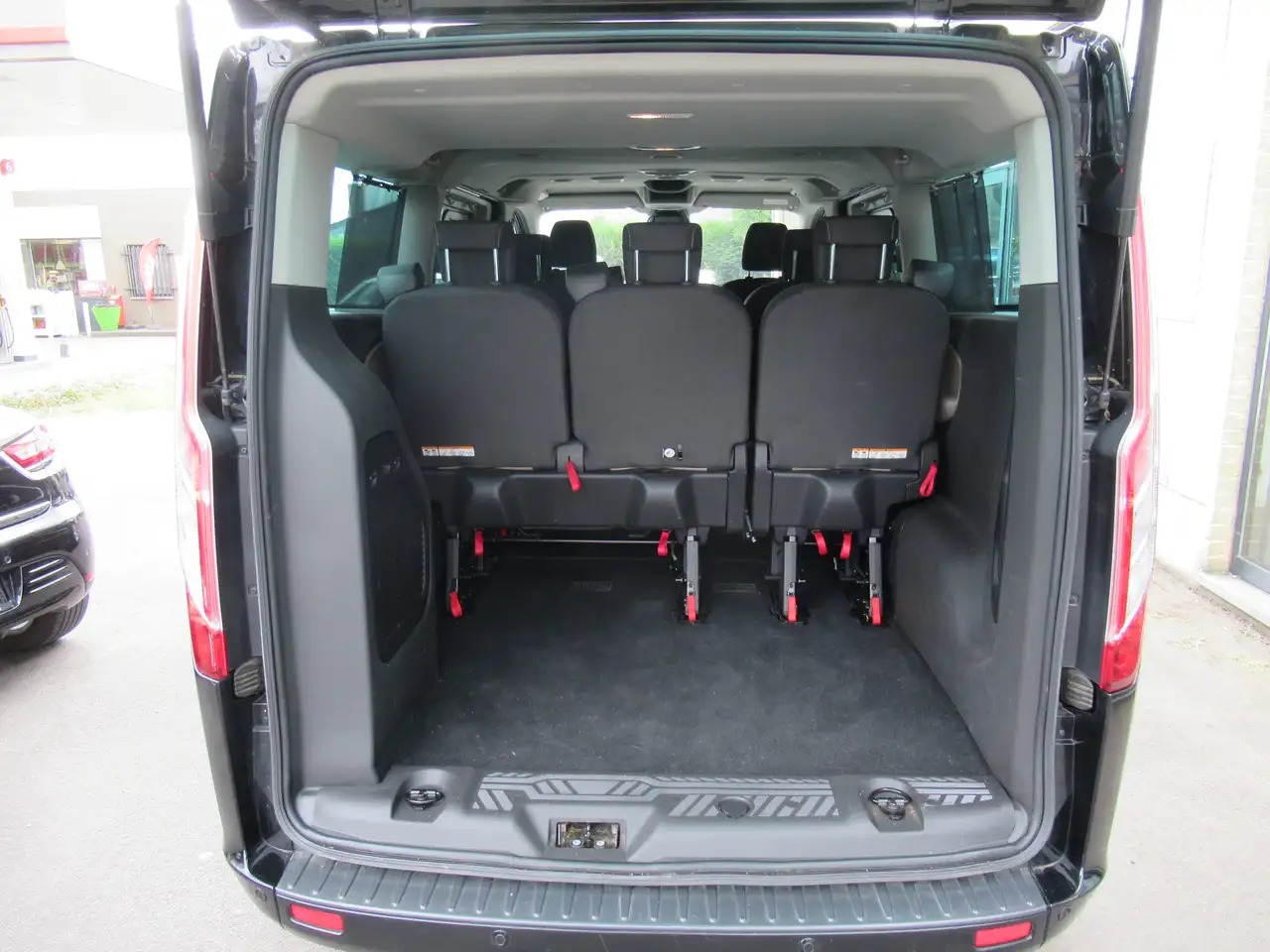 Ford Tourneo Custom 2.0 TDCi L2H1 - Otros maquinaria: foto 5 Ford Tourneo Custom 2.0 TDCi L2H1 - Otros maquinaria: foto 5
