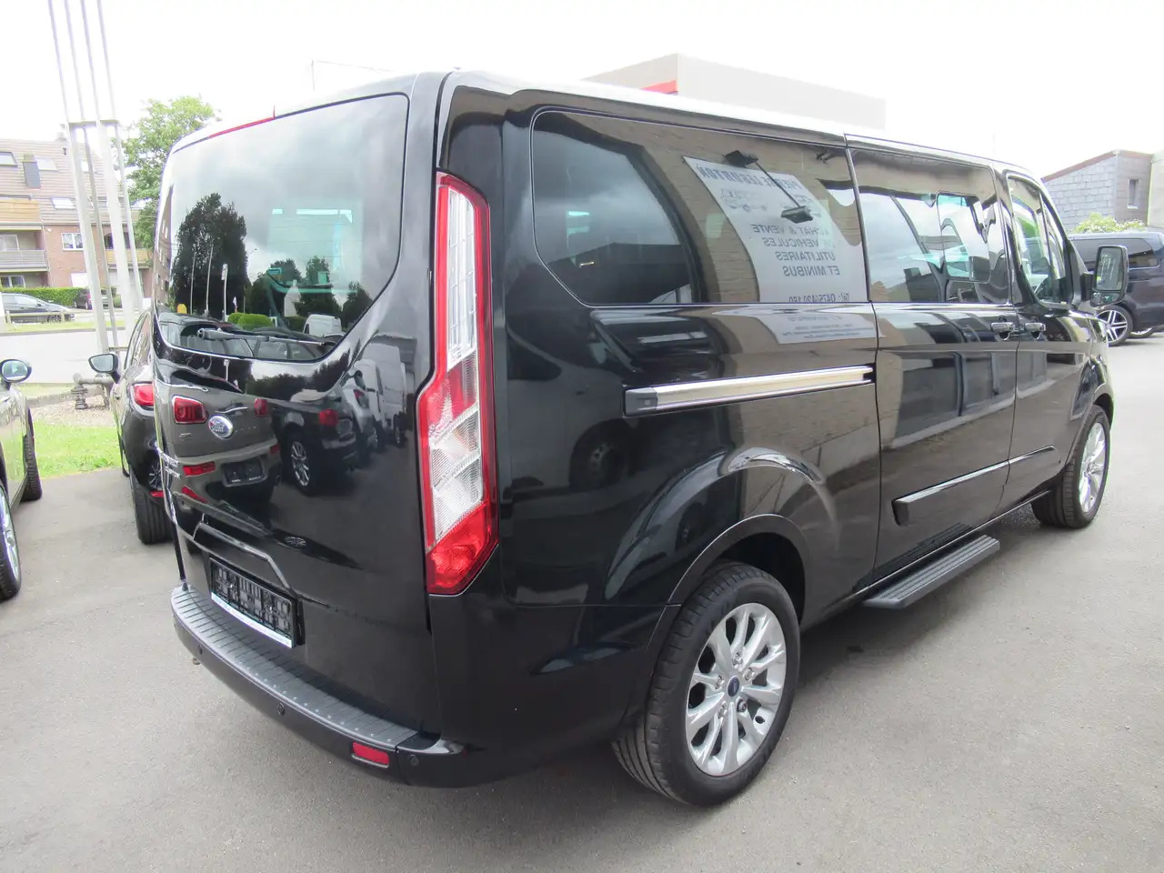 Ford Tourneo Custom 2.0 TDCi L2H1 - Otros maquinaria: foto 2 Ford Tourneo Custom 2.0 TDCi L2H1 - Otros maquinaria: foto 2