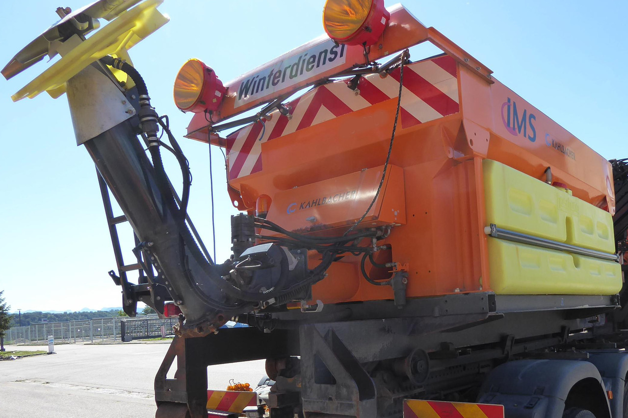 KÜPPER-WEISSSER/GMEINER/BUCHER Feuchtsalzstreuer Salzstreuer Streuer auf Abrollgestell - Esparcidor de sal para Camión multibasculante: foto 2 KÜPPER-WEISSSER/GMEINER/BUCHER Feuchtsalzstreuer Salzstreuer Streuer auf Abrollgestell - Esparcidor de sal para Camión multibasculante: foto 2