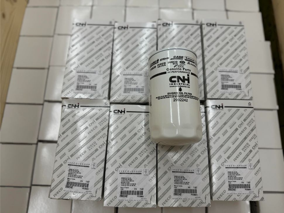IVECO OIL FILTER 2992242 - Filtro de aceite para Maquinaria de construcción: foto 1 IVECO OIL FILTER 2992242 - Filtro de aceite para Maquinaria de construcción: foto 1