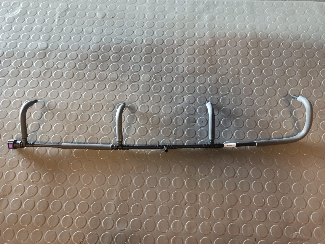 SCANIA BLEED PIPE - 1949664 - Motor y piezas para Camión: foto 1 SCANIA BLEED PIPE - 1949664 - Motor y piezas para Camión: foto 1