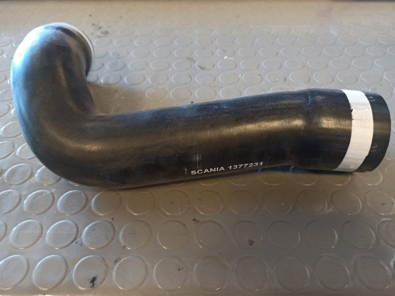 SCANIA COOLANT HOSE 1377231 - Sistema de refrigeración para Camión: foto 1 SCANIA COOLANT HOSE 1377231 - Sistema de refrigeración para Camión: foto 1