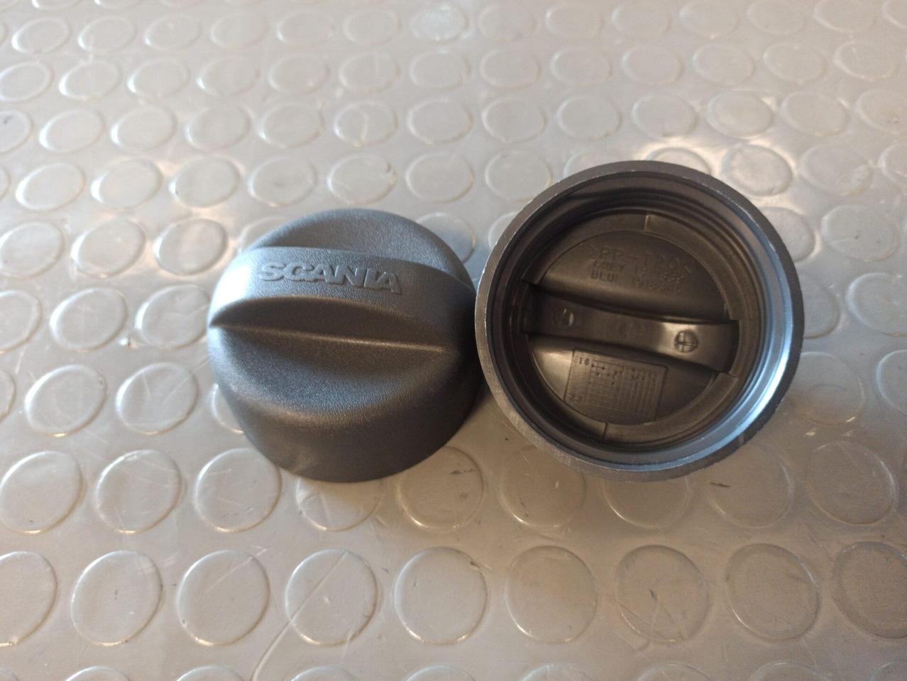 SCANIA COVER - 1371839 - Cabina e interior para Camión: foto 1 SCANIA COVER - 1371839 - Cabina e interior para Camión: foto 1