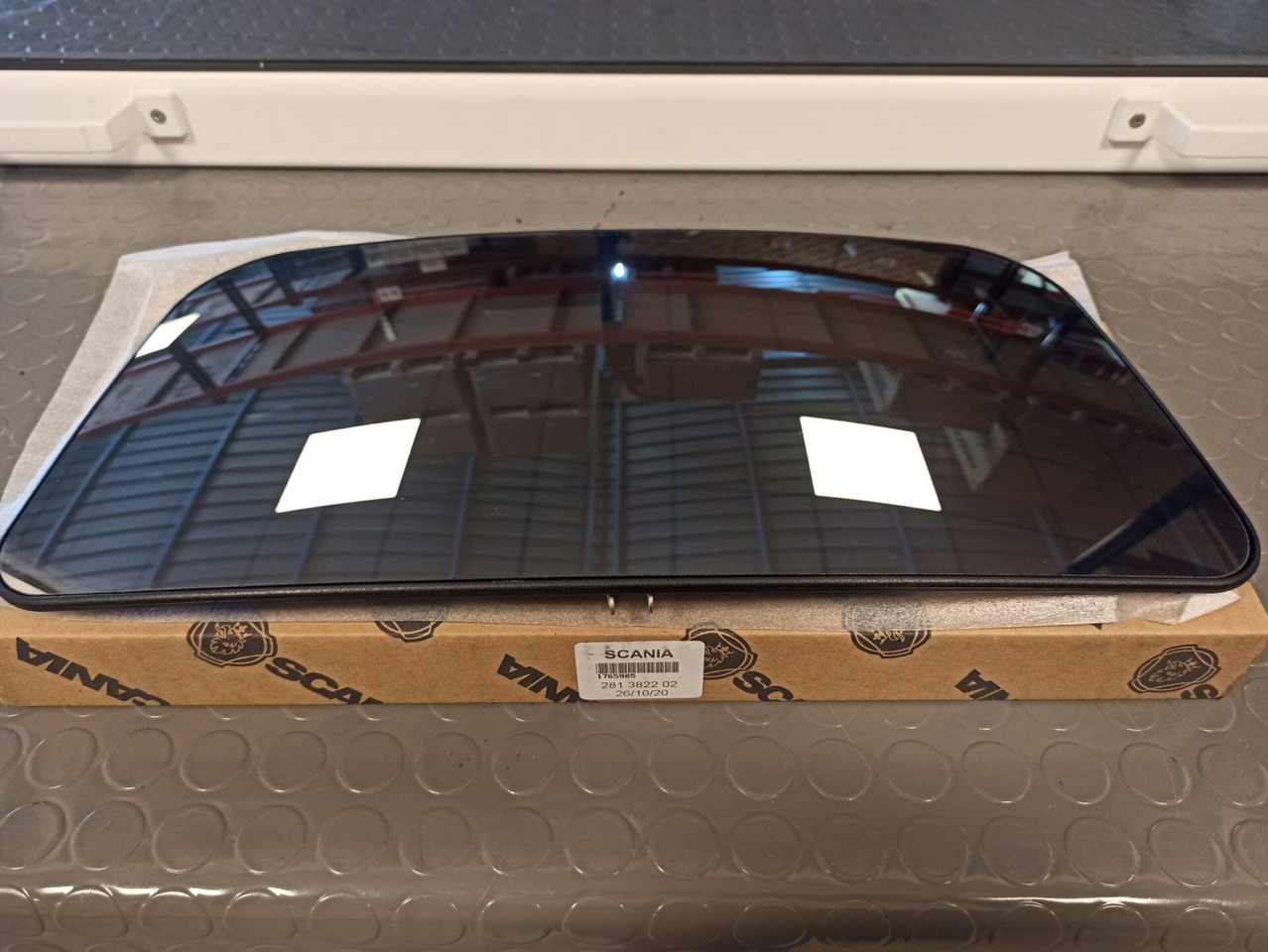 SCANIA MIRROR GLASS - 1765985 - Cabina e interior para Camión: foto 1 SCANIA MIRROR GLASS - 1765985 - Cabina e interior para Camión: foto 1