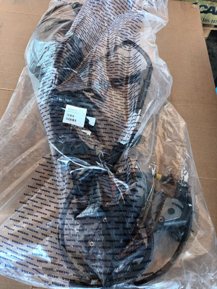 VOLVO CABLE HARNESS 20495743 - Cables/ Alambres para Camión: foto 1 VOLVO CABLE HARNESS 20495743 - Cables/ Alambres para Camión: foto 1