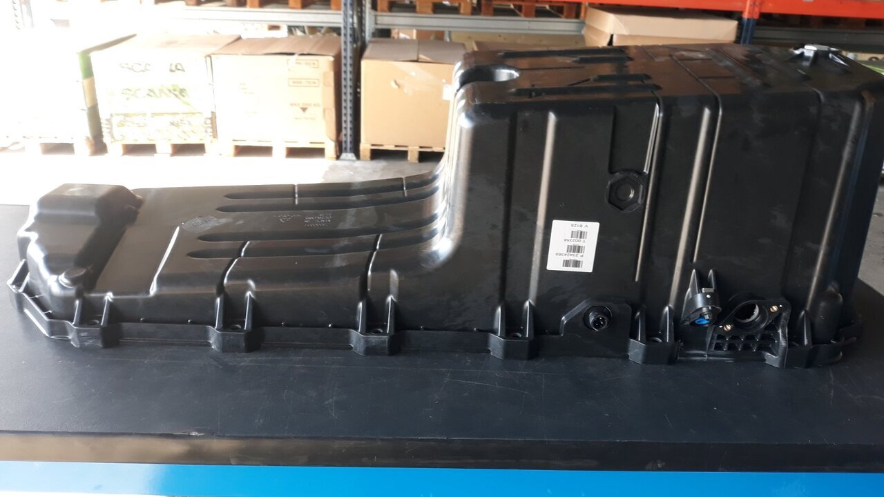 VOLVO OIL PAN 23424389 - Cárter de aceite para Camión: foto 1 VOLVO OIL PAN 23424389 - Cárter de aceite para Camión: foto 1