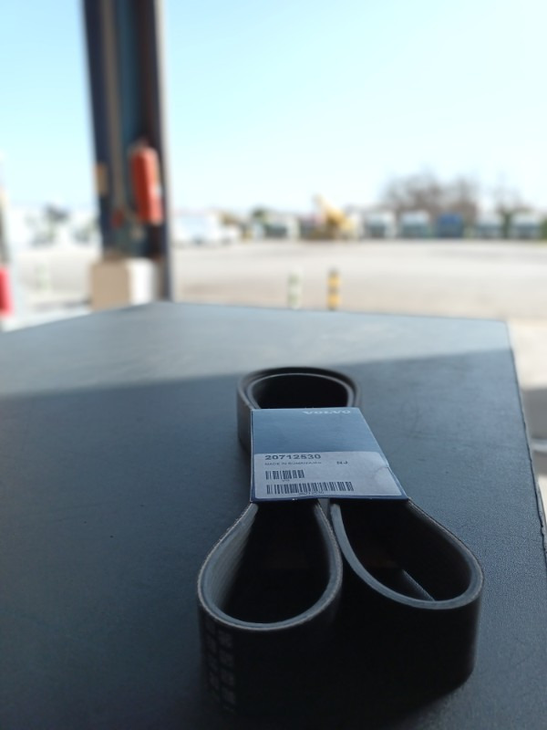 VOLVO V-RIBBED BELT 20712530 - Correa para Camión: foto 1 VOLVO V-RIBBED BELT 20712530 - Correa para Camión: foto 1