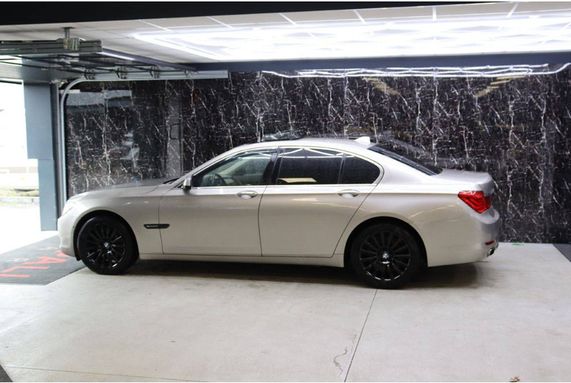 BMW 7 Serie 750i XDRIVE - Sedan: foto 3 BMW 7 Serie 750i XDRIVE - Sedan: foto 3