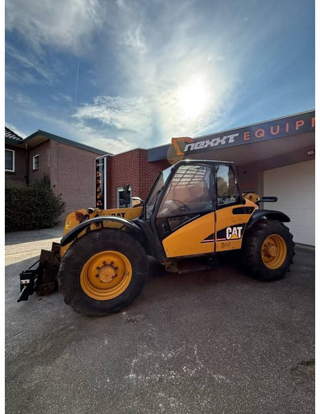 Caterpillar TH330B - Manipulador telescópico: foto 3 Caterpillar TH330B - Manipulador telescópico: foto 3