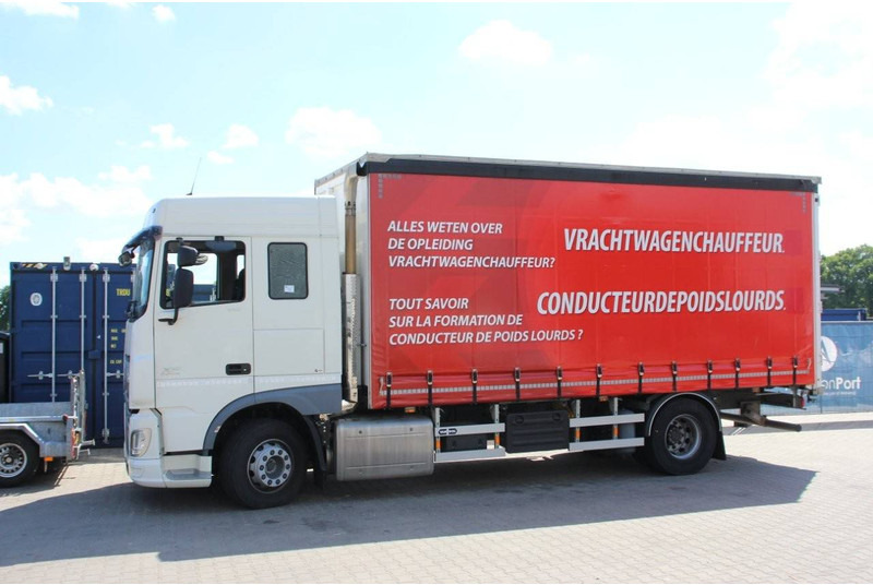DAF XF 410 FA - Camión portacontenedore/ Intercambiable: foto 1 DAF XF 410 FA - Camión portacontenedore/ Intercambiable: foto 1