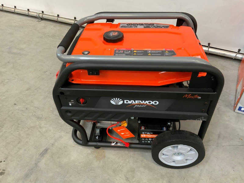 Daewoo GDAX9250E-3 - Generador industriale: foto 3 Daewoo GDAX9250E-3 - Generador industriale: foto 3