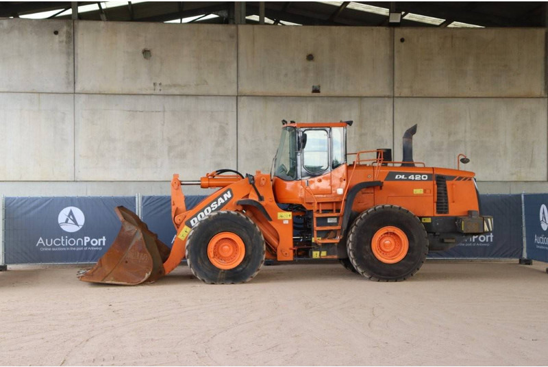 Doosan DL420 - Cargadora de ruedas: foto 1 Doosan DL420 - Cargadora de ruedas: foto 1