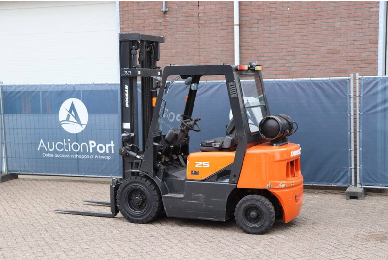 Doosan G25G - Carretilla elevadora de gas: foto 3 Doosan G25G - Carretilla elevadora de gas: foto 3