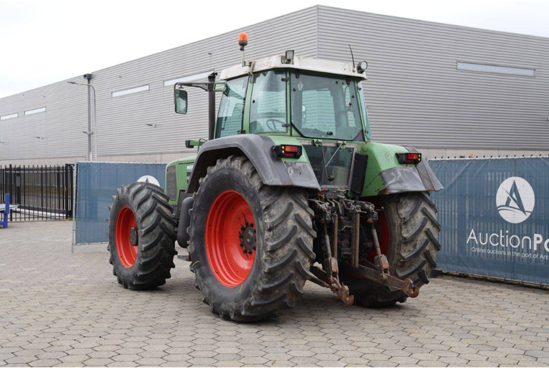 Fendt Favorit 824 - Tractor: foto 4 Fendt Favorit 824 - Tractor: foto 4
