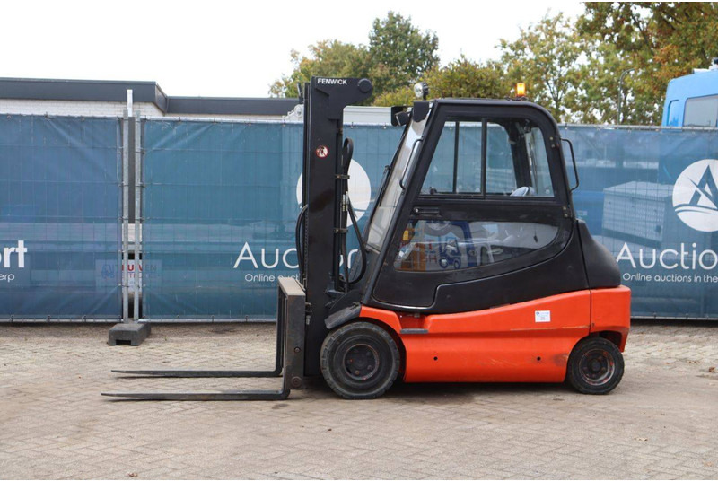 Fenwick-Linde E30/02 - Carretilla elevadora eléctrica: foto 1 Fenwick-Linde E30/02 - Carretilla elevadora eléctrica: foto 1