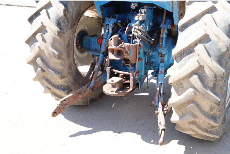 Tractor Ford 5610: foto 16