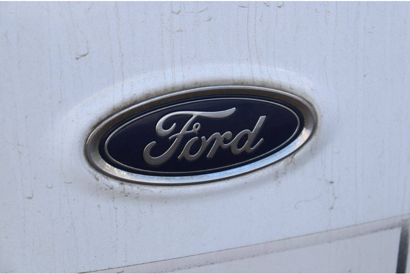 Furgón Ford Transit Courier: foto 16