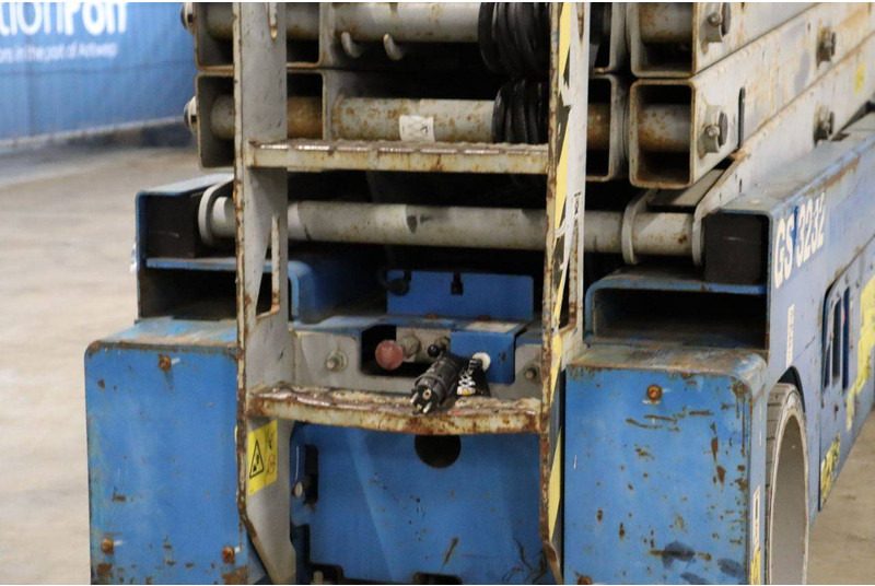 Plataforma de tijeras Genie GS-3232: foto 13 Plataforma de tijeras Genie GS-3232: foto 13