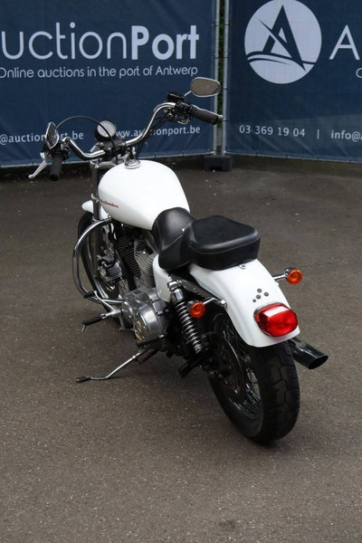 Harley-Davidson Sporster XL883 - Motocicleta: foto 4 Harley-Davidson Sporster XL883 - Motocicleta: foto 4