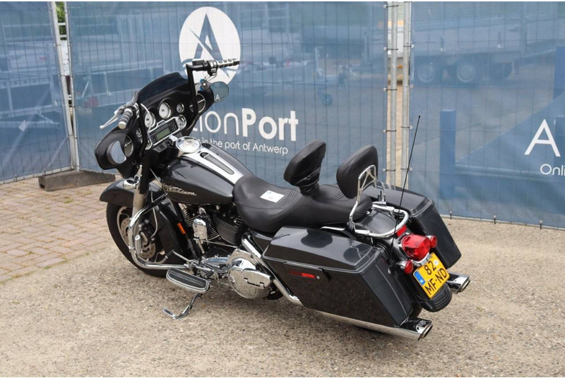 Harley-Davidson Streeet Glide - Motocicleta: foto 4 Harley-Davidson Streeet Glide - Motocicleta: foto 4