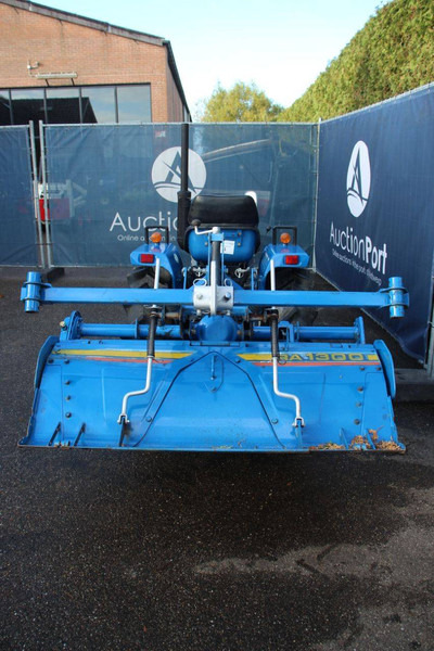 Iseki TU1600 - Tractor: foto 4 Iseki TU1600 - Tractor: foto 4