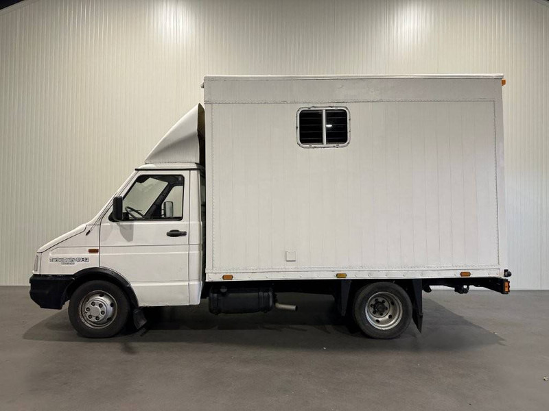 Iveco 49-12/35 - Camión para caballos: foto 2 Iveco 49-12/35 - Camión para caballos: foto 2