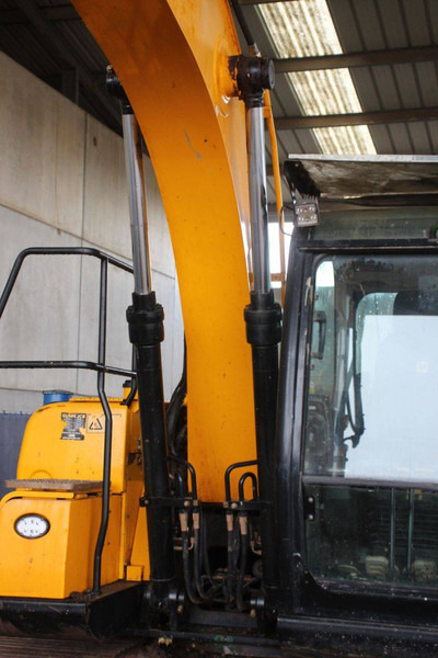 Excavadora de cadenas JCB JS130LC 4F: foto 15