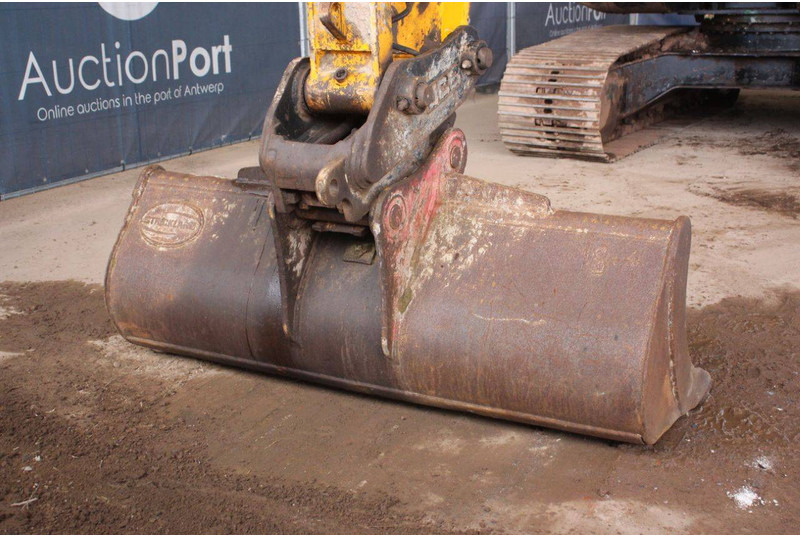 Excavadora de cadenas JCB JS130LC 4F: foto 13