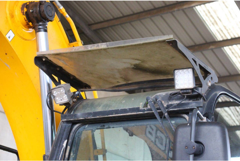 Excavadora de cadenas JCB JS130LC 4F: foto 18