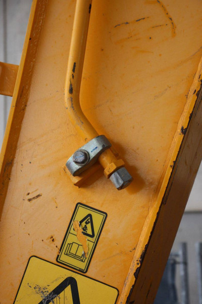 Excavadora de cadenas JCB JS130LC 4F: foto 16