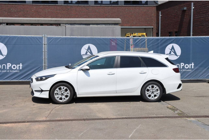 Kia Ceed Sportswagon - Sedan: foto 1 Kia Ceed Sportswagon - Sedan: foto 1