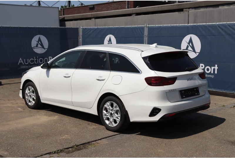Kia Ceed Sportswagon - Sedan: foto 4 Kia Ceed Sportswagon - Sedan: foto 4