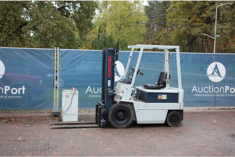 Komatsu FB20-3 - Carretilla elevadora eléctrica: foto 1 Komatsu FB20-3 - Carretilla elevadora eléctrica: foto 1