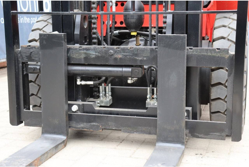 Carretilla elevadora de gas nuevo Manitou MI 25 G: foto 11